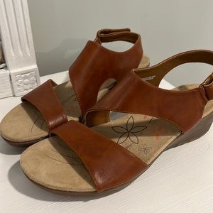 Brown Sandals (Never worn!)